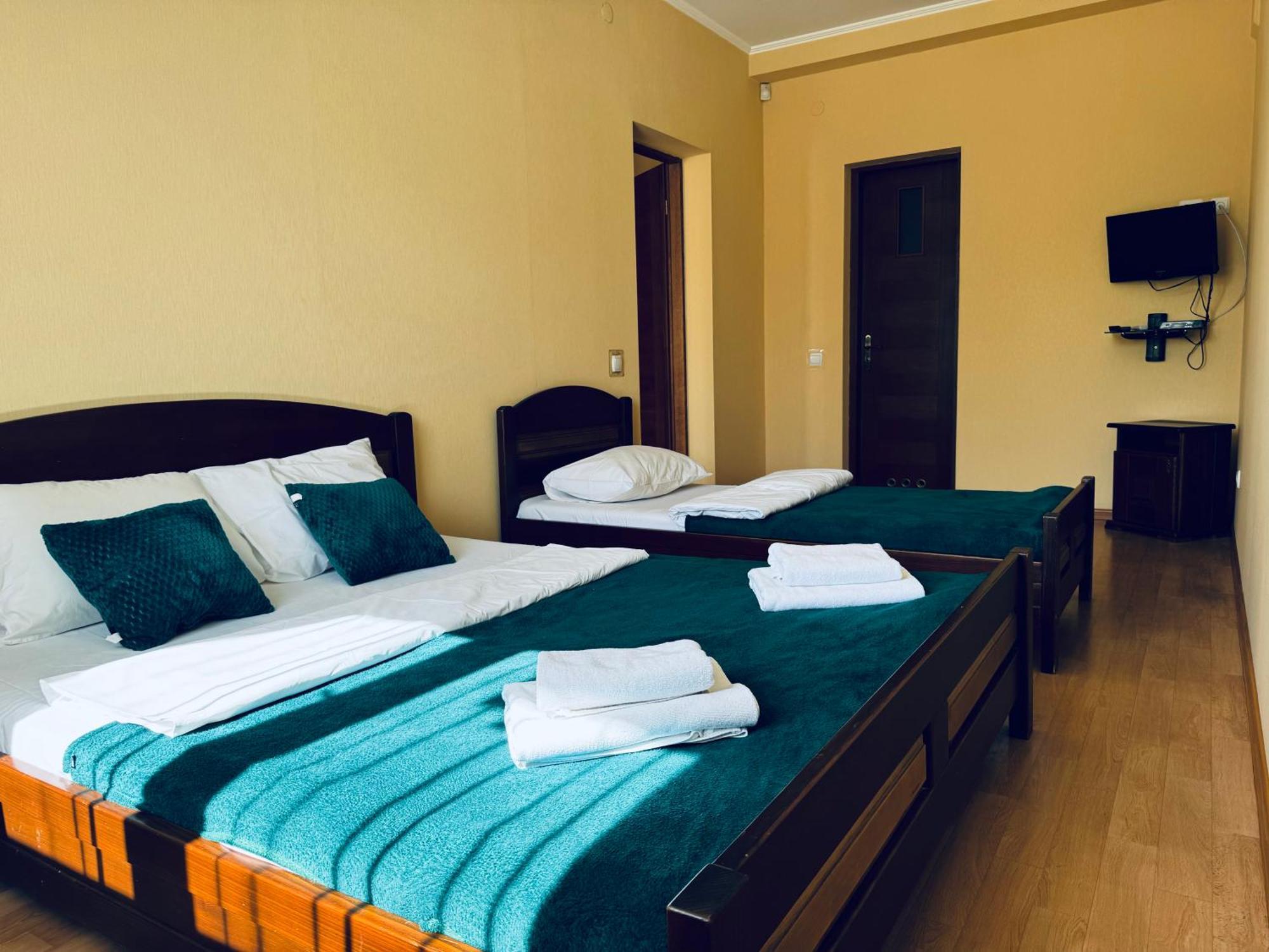 Etna Hotel Λβιβ Εξωτερικό φωτογραφία