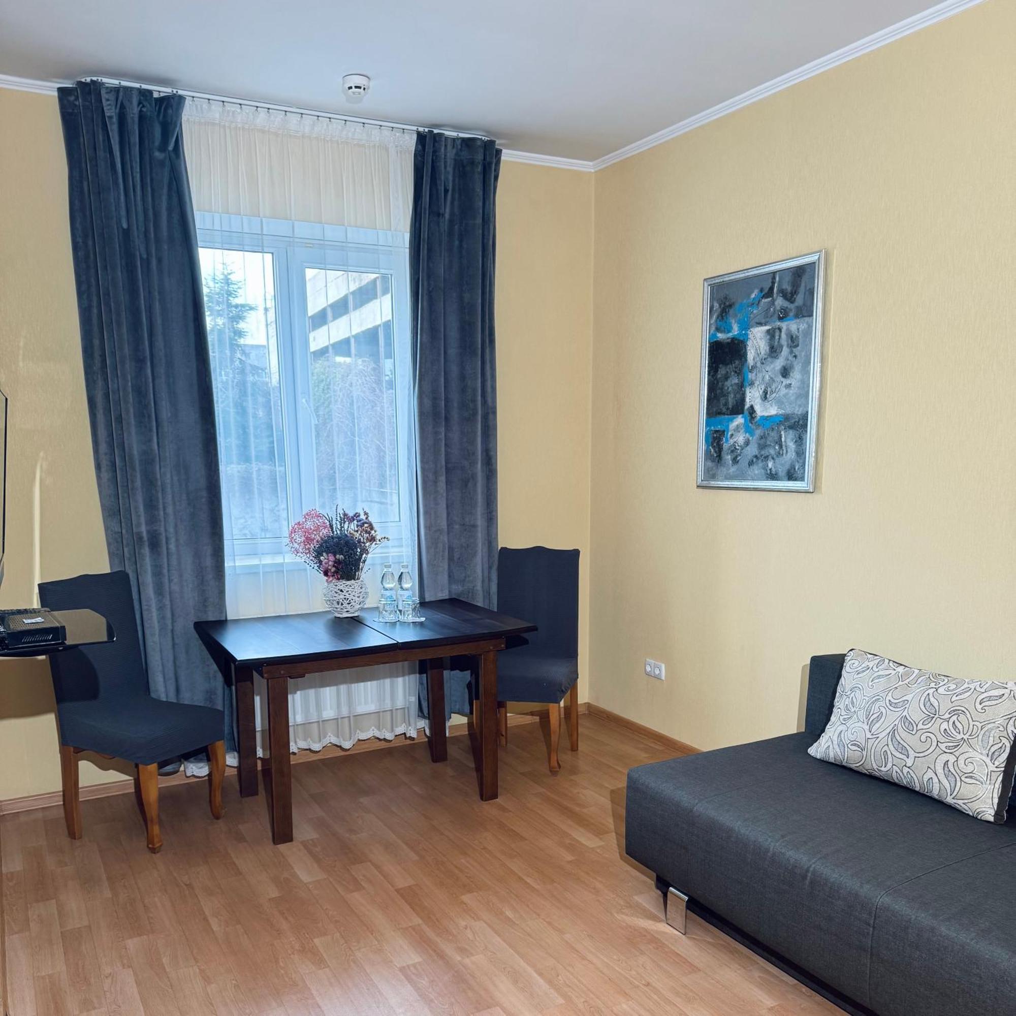 Etna Hotel Λβιβ Εξωτερικό φωτογραφία