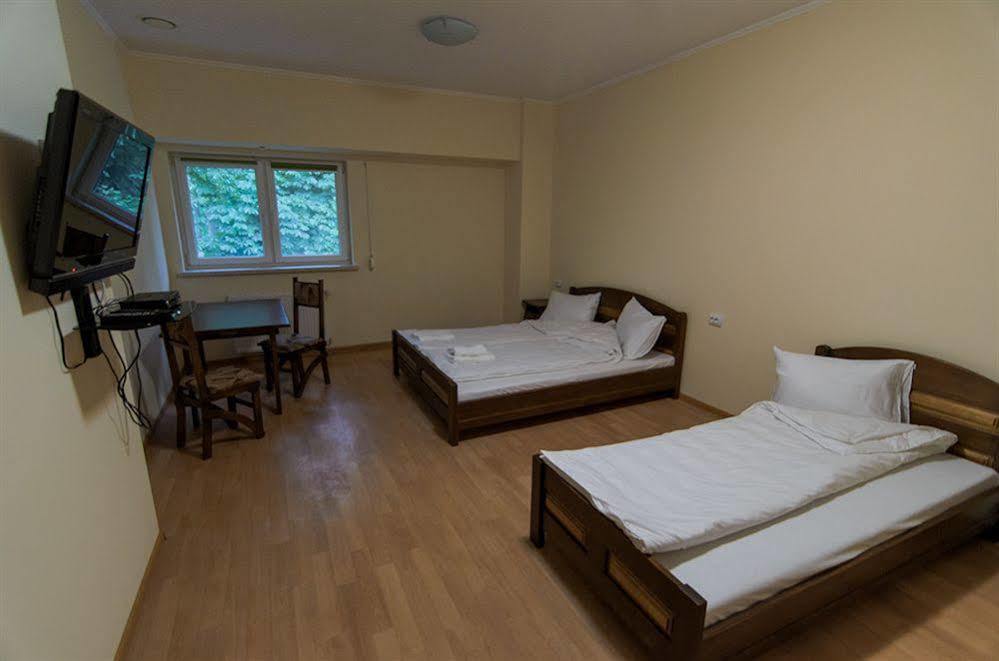 Etna Hotel Λβιβ Εξωτερικό φωτογραφία